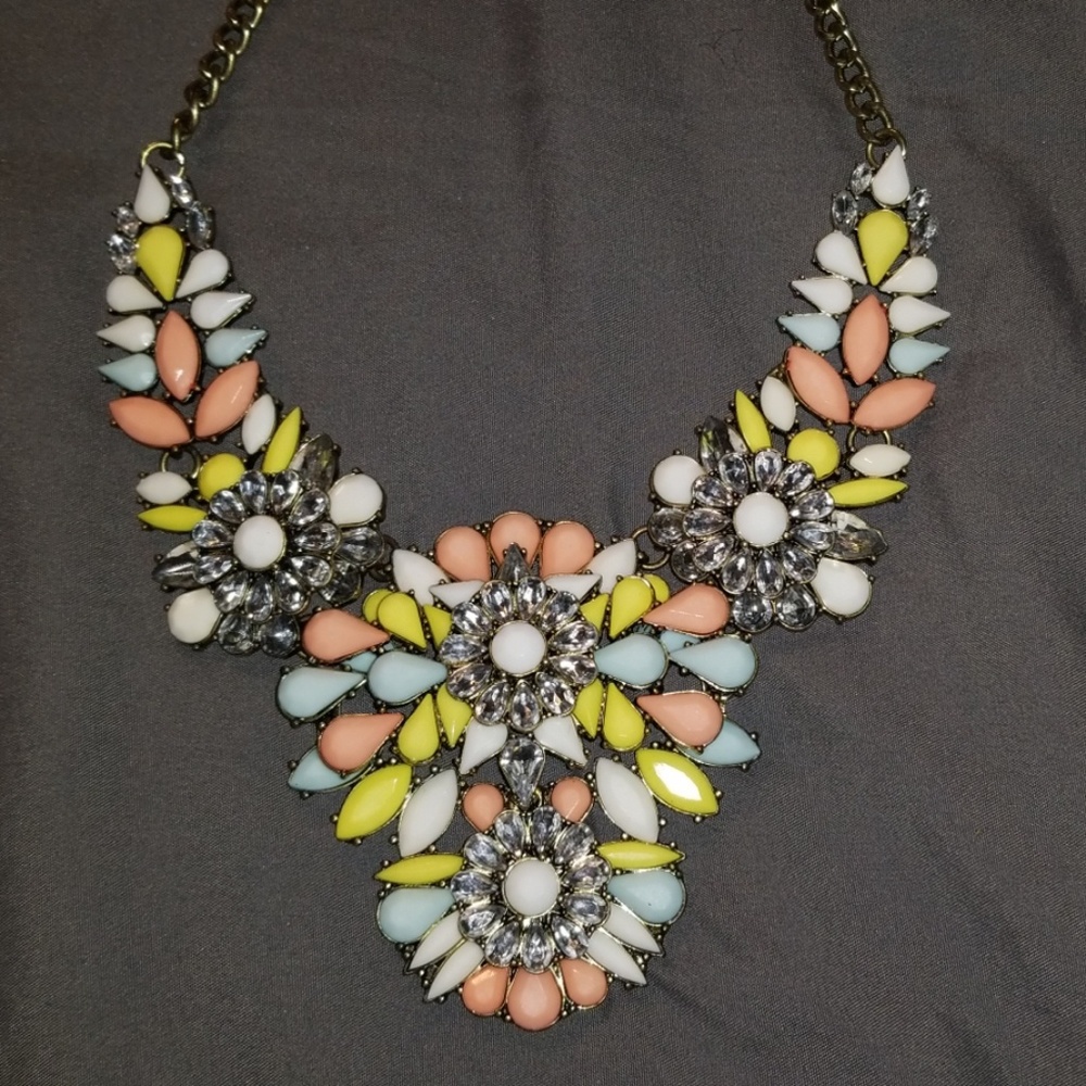 Statement necklace